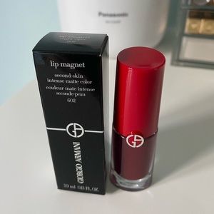 Armani lip magnet 602